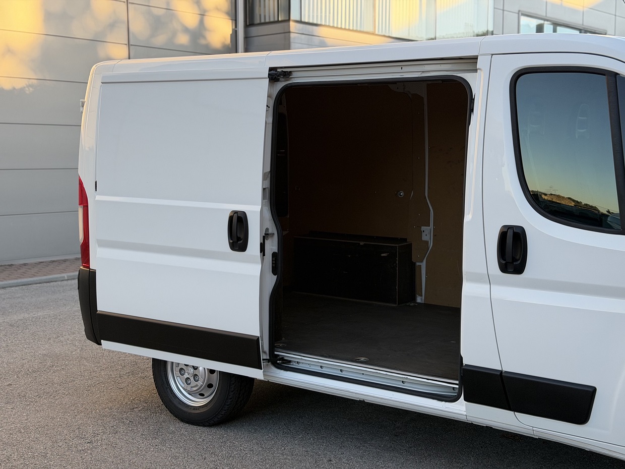 Peugeot Boxer 2.2 BlueHDi 120HP L1H1 3L - Image 9