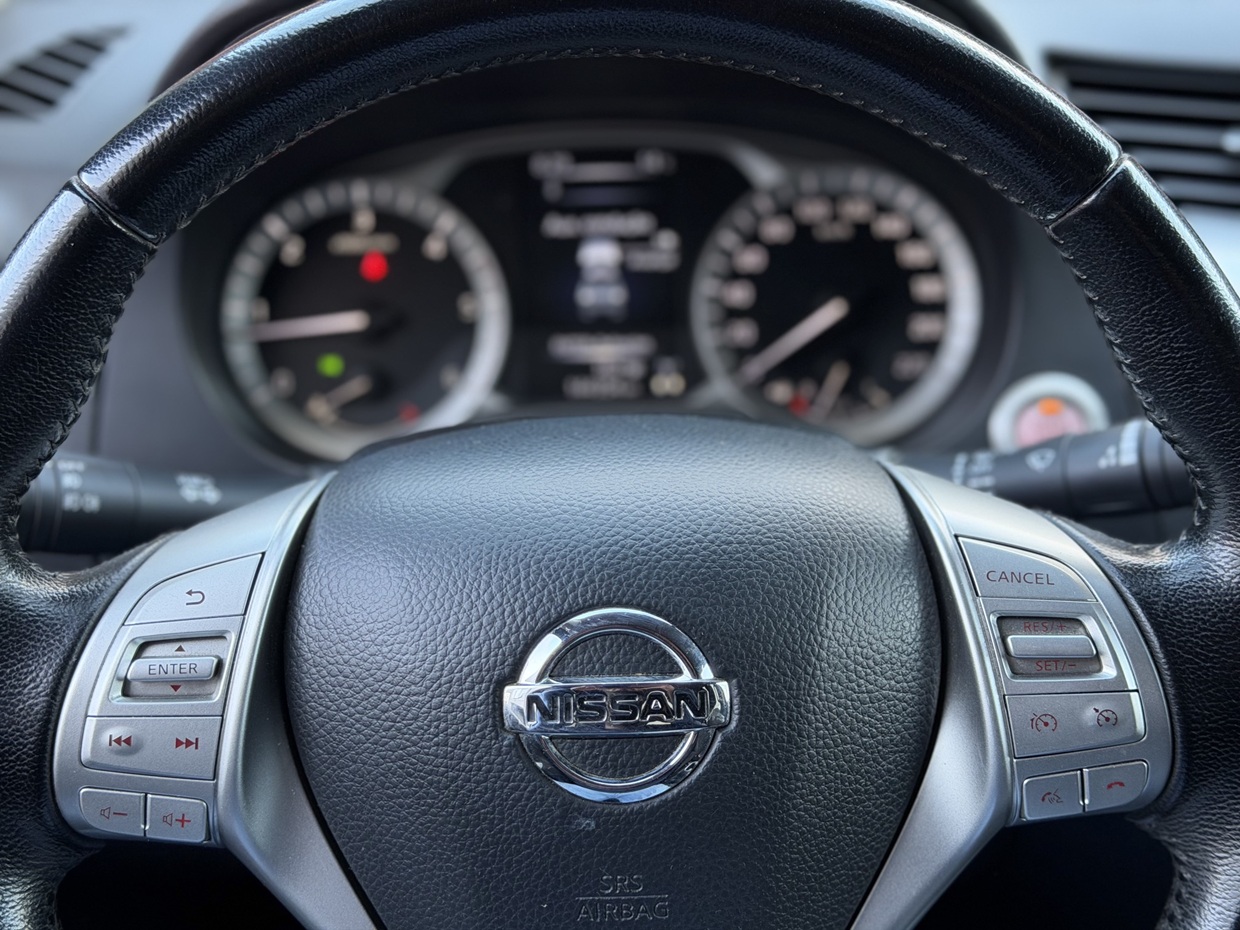 Nissan Navara N-Connecta 2.3 DCi 190HP 4WD 3L - Image 19