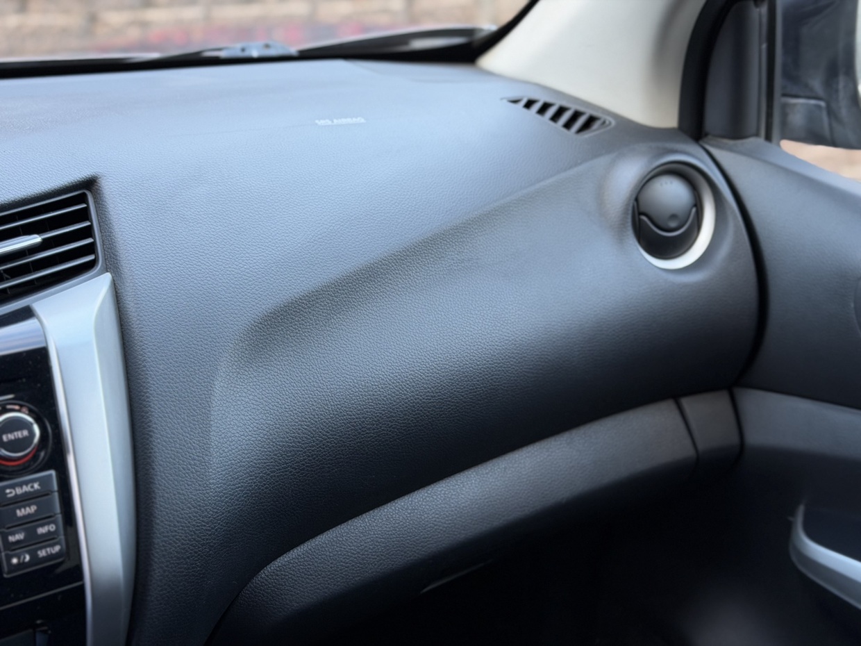 Nissan Navara N-Connecta 2.3 DCi 190HP 4WD 3L - Image 29