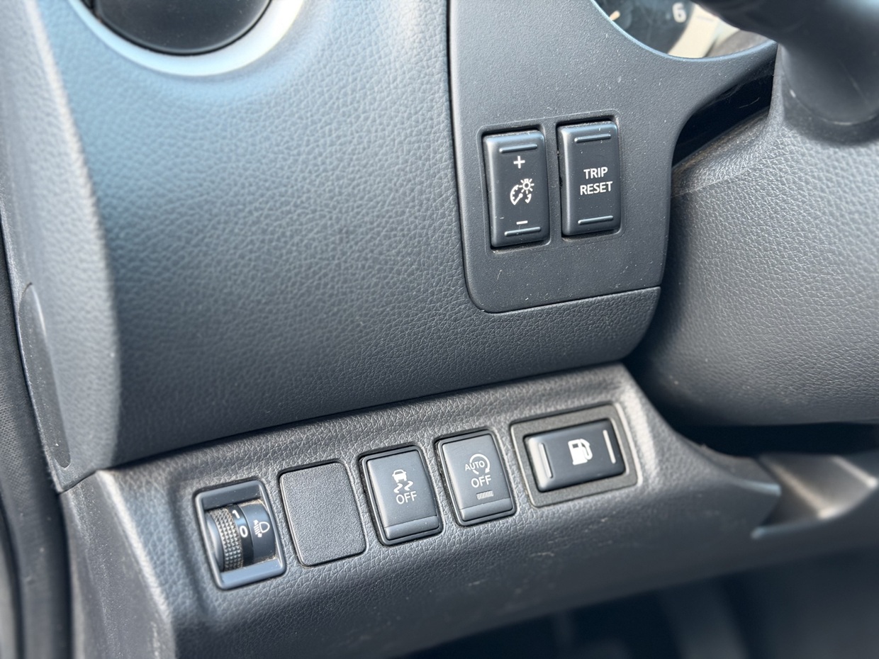 Nissan Navara N-Connecta 2.3 DCi 190HP 4WD 3L - Image 33