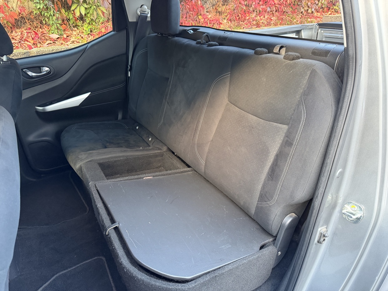 Nissan Navara N-Connecta 2.3 DCi 190HP 4WD 3L - Image 37