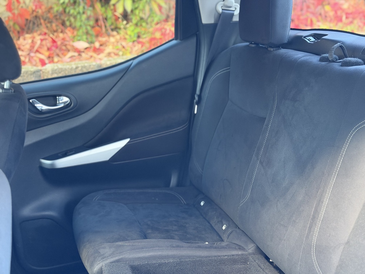 Nissan Navara N-Connecta 2.3 DCi 190HP 4WD 3L - Image 38